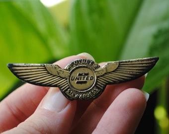 United Airlines Plastic Wings Lapel Pin Pinback Gold Tone Color Pilot Stewardess