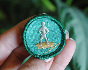 Vintage Girl Scouts Art In The Round Merit Badge - Sculpture - Green Fabric - Original Scouting Patch