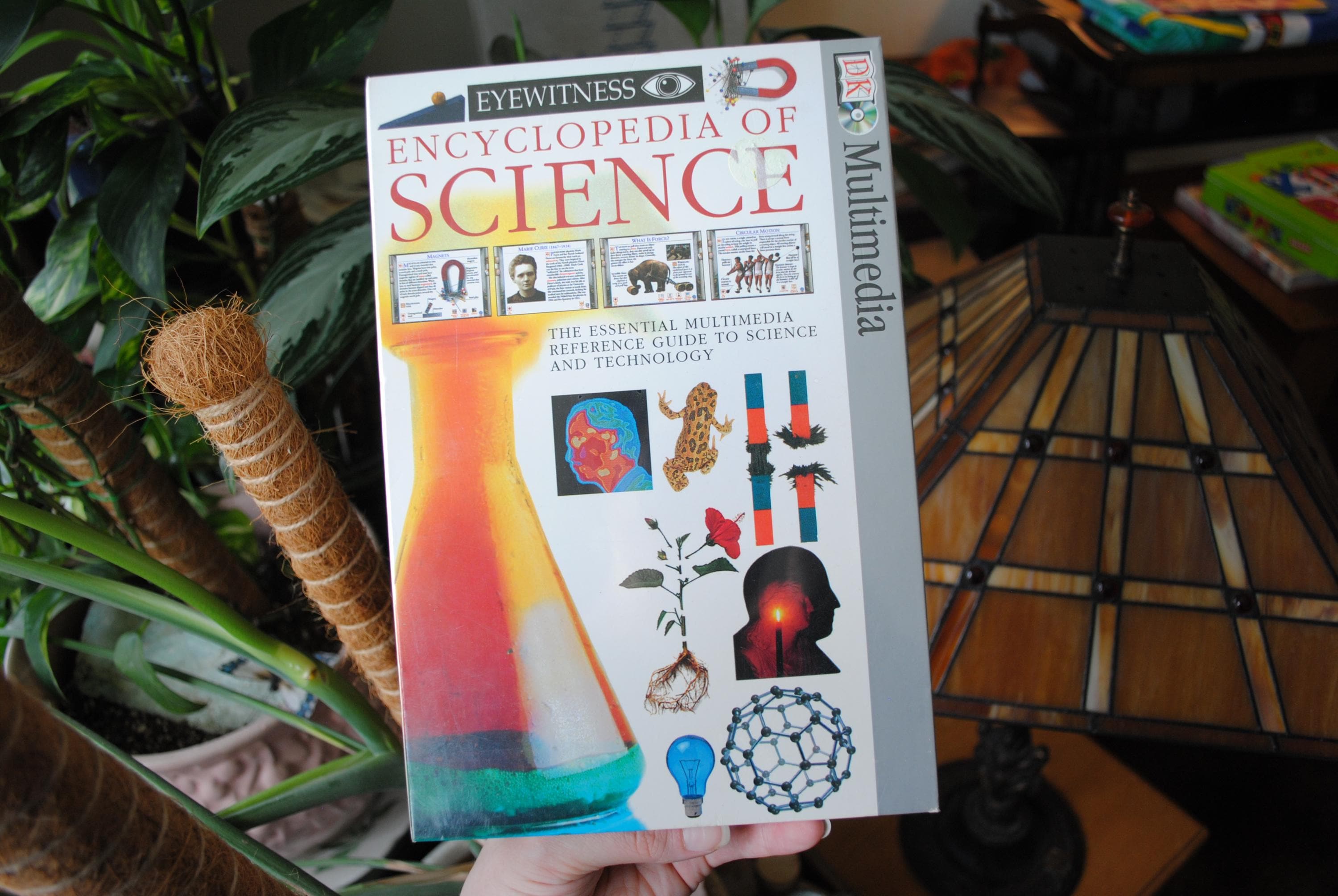 1994 Eyewitness Encyclopedia of Science - DK Multimedia - Digital