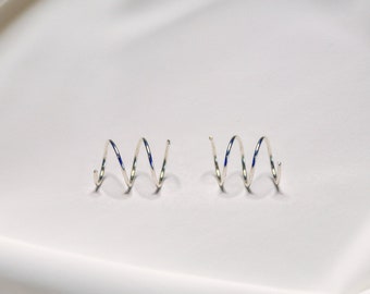Sterling Silber Dreifach Creolen | Faux Doppelreifen | Drei Creolen in Einem | Triple Tiny Twist Ohrring | Faux drittes Piercing