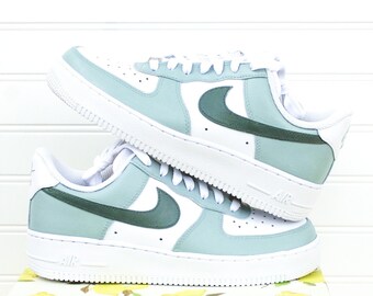 green colour nike shoes