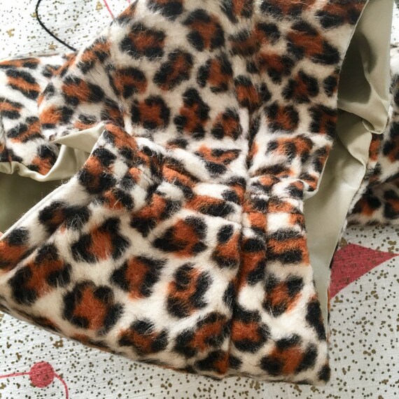 FUZZY BUT FIERCE ~ 60s Faux-Fur Leopard Print Pou… - image 2