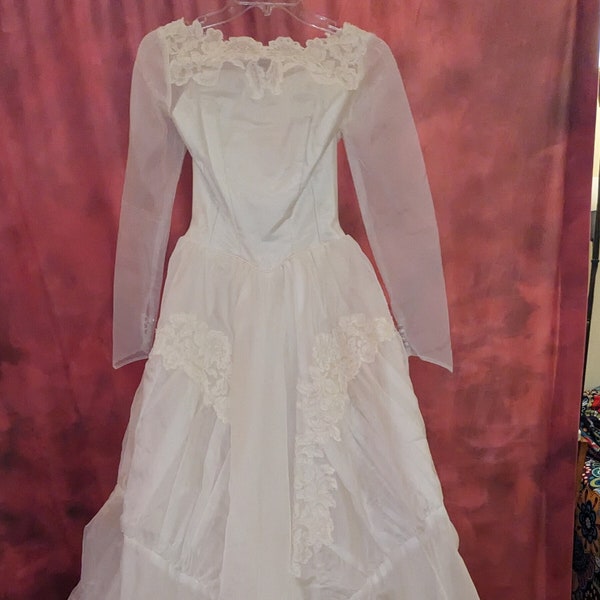 Retro Long Sleeved 50s  Wedding Dress Approx size small