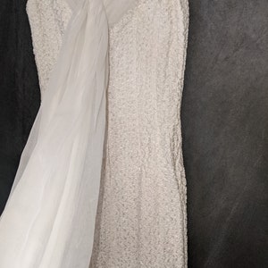 Vintage 1950s Women's White Pencil Dress with back sheer train. Party or Wedding Dress: Size Small image 4