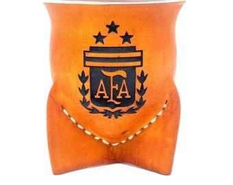 Mate with AFA logo engraved. You can chose  color and Mate type, Gourd  or glass.Mate con logo de AFA grabado.