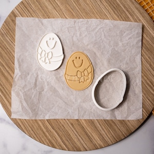 3D Printed Vintage Inspired Easter Egg with Stamp Cookie Cutter Set