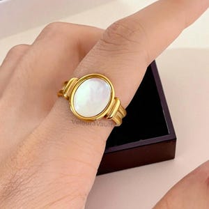 Bague en nacre, grosse bague en or, bague en pvd 18 carats qui ne ternit pas, bijoux vintage, bijoux faits main pour femme, bague tendance, cadeau pour elle