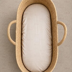 Dra-på-lakan i rent siden för liggdel och Moses-korgar 68-74 cm x 28-31 cm