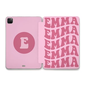 Naam iPad-hoesje Initial iPad 10.2 10.9 10th Air 5 iPad Pro 12.9 11 Mini 6 Esthetic Custom gepersonaliseerd monogram roze trendy girly iPad-hoesje