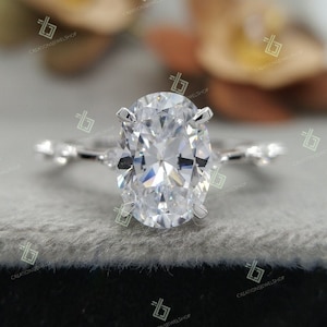 Oval Engagement ring Promise ring Oval Moissanite ring Travel ring Wedding ring Lab diamond ring Solitaire ring Dainty Ring Gift for her