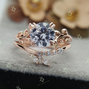 1ct Round Cut Moissanite Engagement Ring Set Vintage Diamond Leaf Wedding Band Promise Gift Nature Inspired Moissanite Wedding Ring Womens