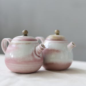 160ml / 5.41 oz Jingdezhen "Dragon Egg"龙蛋 Teapot, Kiln Transmutation Pink