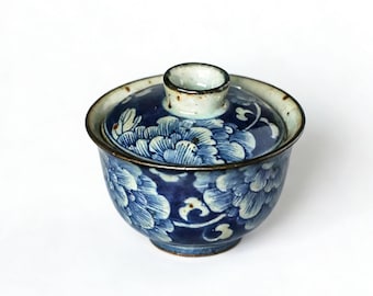 160ml Hand-painted Blue and White Peony Flower Gaiwan, Pottery Gaiwan
