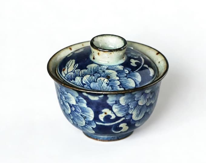 160ml Hand-painted Blue and White Peony Flower Gaiwan, Pottery Gaiwan
