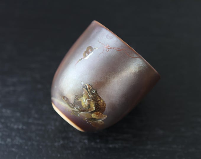 95ml / 3.21 oz Jingdezhen Wood Fired Tea Cup - Hand-painted "Golden Toad Gold Ingot"