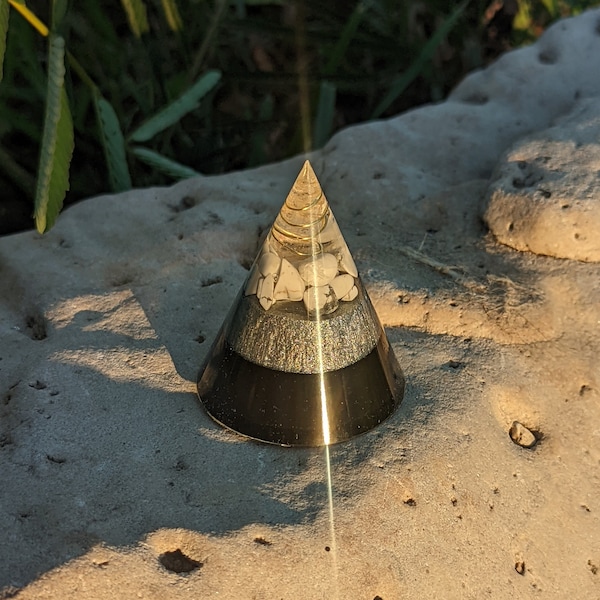 Howlite Orgonite Cone