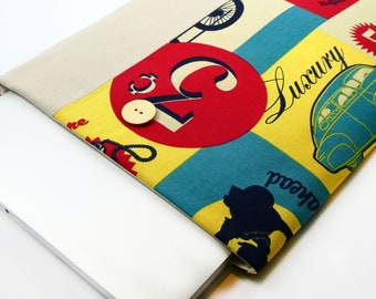 Retro Chic Laptop Sleeve: Handcrafted 13" Padded Cover