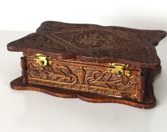 ヴィンテージ 中国 ウッドジェイド 彫刻 フラワー ジュエリー ボックス ケース ヴィンテージ彫刻木製ジュエリーボックス：花のディテール、インド製
