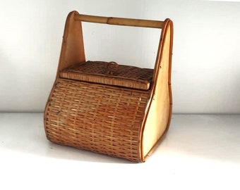 Vintage Woven Wicker Box with Handle, Hand Made Wicker Basket, Vintage Wicker Box