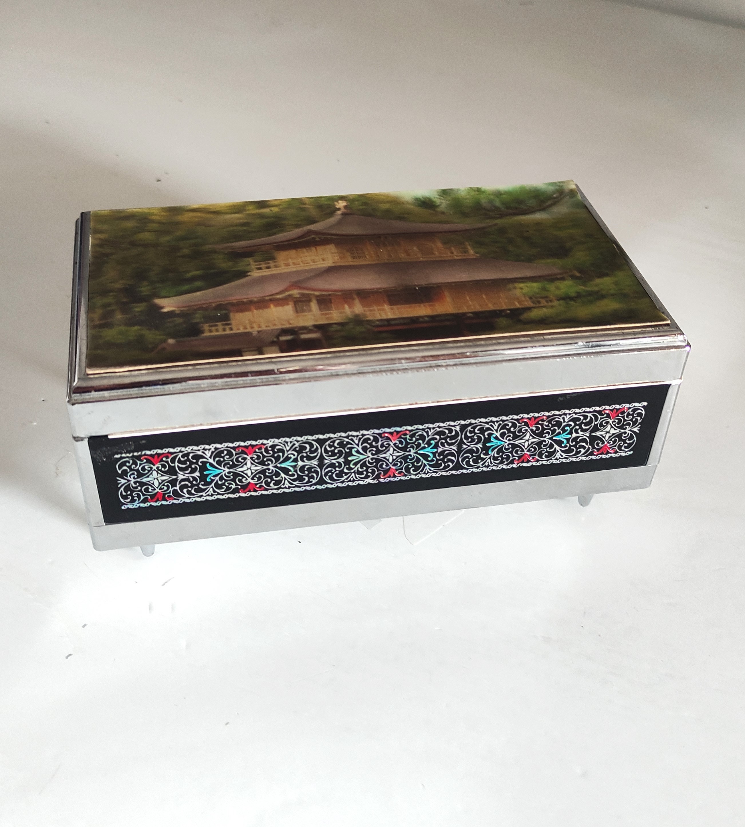 Vintage Japanese Lady Mate Music Jewelry Box, With a 3D Decoration