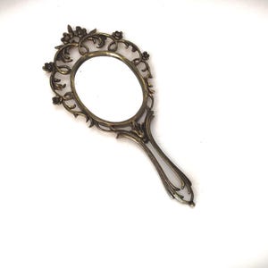 Antiker verzierter Bronze Kosmetik Spiegel im Art Deco Stil, Massiver Messing Vintage Handspiegel mit Vergoldeten Rahmen