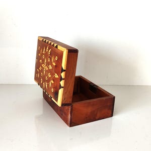 Vintage Cedar Wood Inlay Box: Handcrafted Indian Jewelry Box