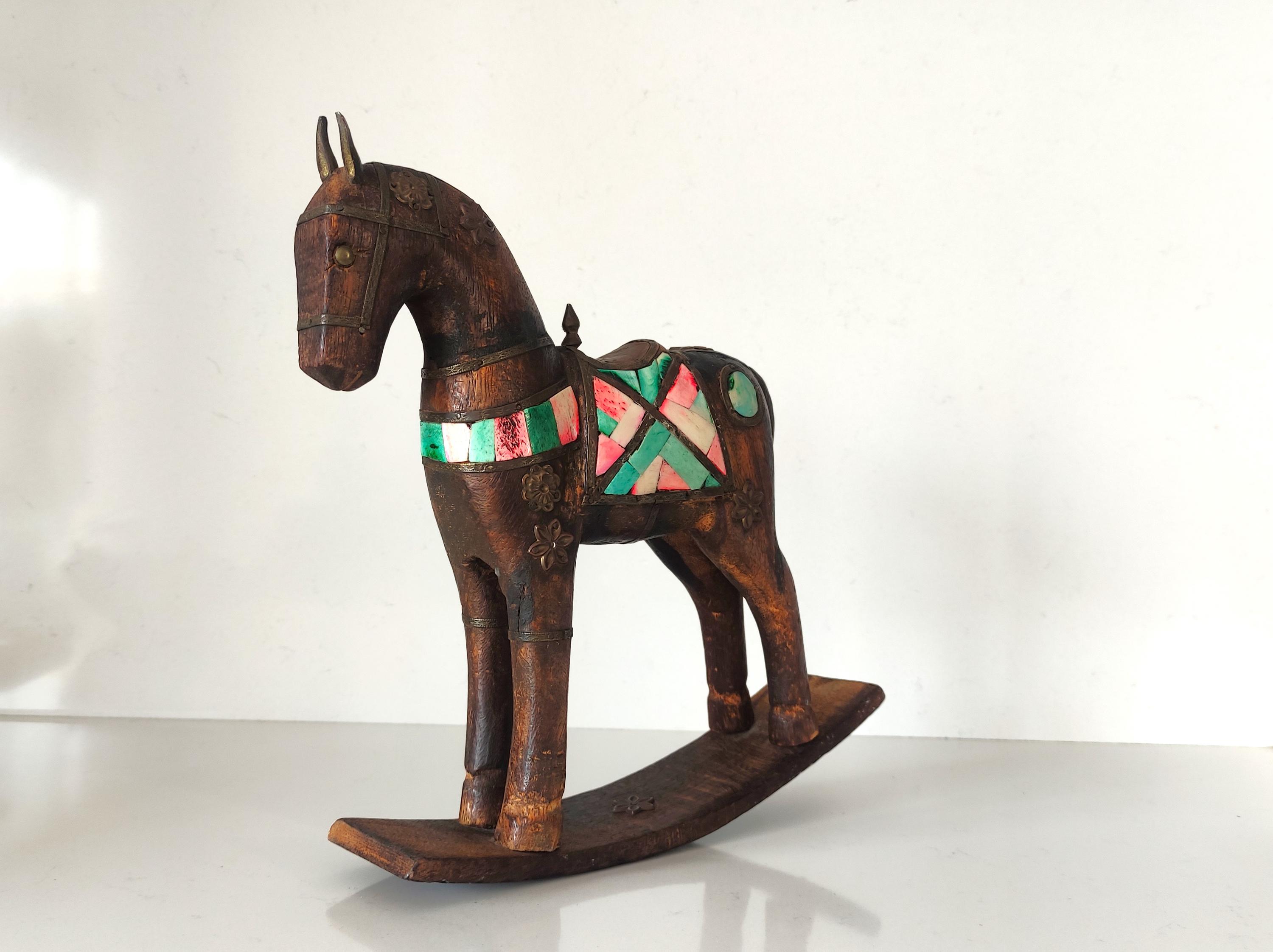 ヴィンテージ木製マールワリロッキングホース：ラジャスタンの置物