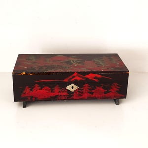 Vintage Japanse muzieksieradendoos: handgeschilderd landschap, parelmoer inlegwerk