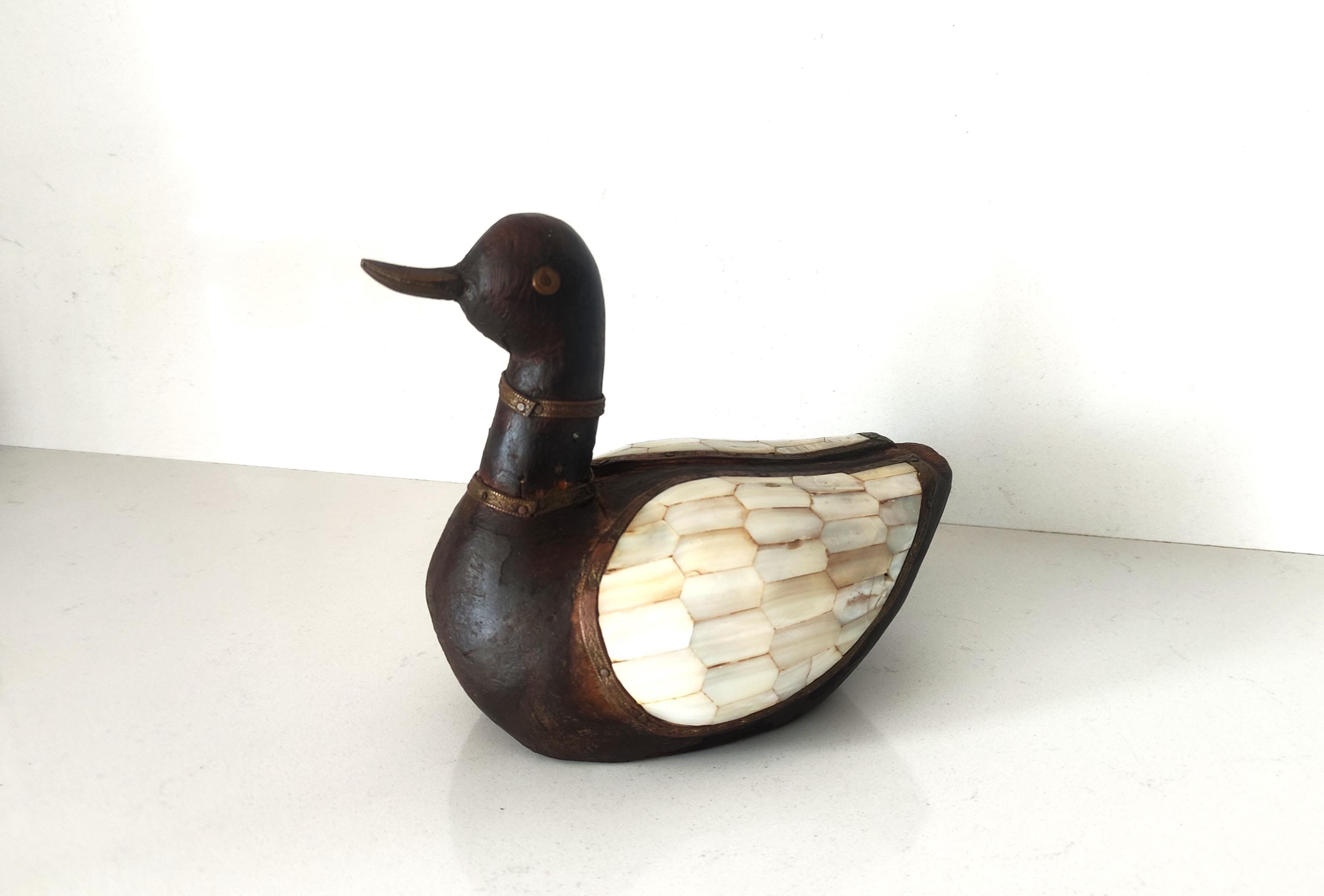 Vintage handgeschnitzte Holz Entenfigur, indisches Holz und Perlmutt Ente