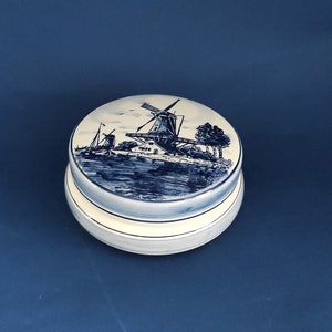 Vintage Delft Porcelain Trinket Box: Hand-Painted Dutch Decor