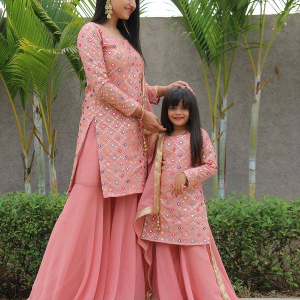 Ensemble mère-fille Gharara pour dames et filles Ensembles Gharara Robes indiennes pour enfants et femmes Vêtements ethniques Ensemble maman et moi
