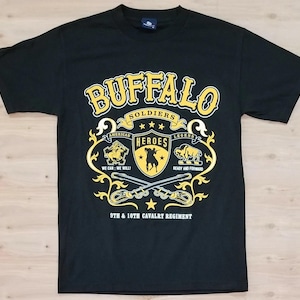 Buffalo Soldiers American Legend Heroes 9th 10th Calvary Graphic T-Shirt Big Boy Gear Size M Buffalo Soldiers Crest and Regiment Graphics