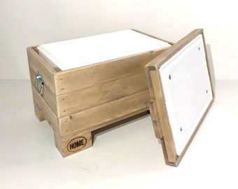 Palettenmöbel, Kühlbox in Palettenoptik vegan und In Handarbeit gebeizt und hergestellt.