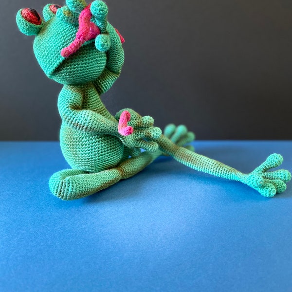 crochet amigurumi frog