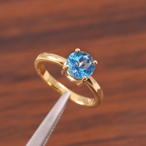 Schweizer Blautopas Ring, Hochwertiges Topasband, Schweizer Blautopas Verlobungsring, Gelbgold vergoldetes Sterlingsilber, Geburtstagsgeschenk Ring