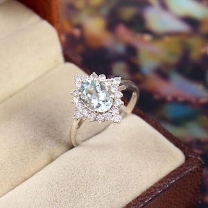 Aquamarine Ring, Vintage Aquamarine,  Aquamarine Ring, Engagement Ring, Wedding Ring, 925 Stearling Silver Ring, Everyday Ring,