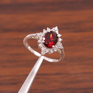 Natural Garnet Ring, Handmade Silver Ring, 925 Sterling Silver Garnet Ring, Oval Cut Garnet Ring, Stylish Ring, Wedding Jewelry, Mother Ring