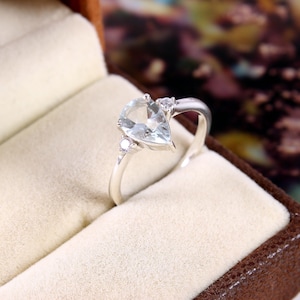 Aquamarine Ring,  Aquamarine, Pear cut Aquamarine, March Birthstone, Engagement Ring, Gift for her, Blue Aquamarine Ring, 925 Silver