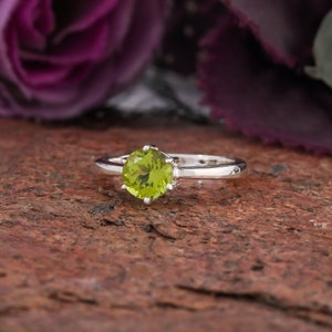Natural Peridot Ring- 925 Sterling Silver Ring- Statement Ring- Engagement Ring- Handmade Ring- August Birthstone - Anniversary Gift for Her
