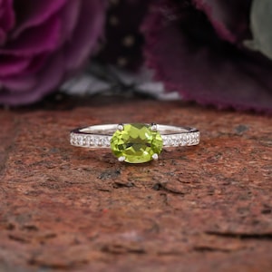 Natural Peridot Ring- 925 Sterling Silver Ring- Statement Ring- Engagement Ring- Handmade Ring- August Birthstone - Anniversary Gift for Her