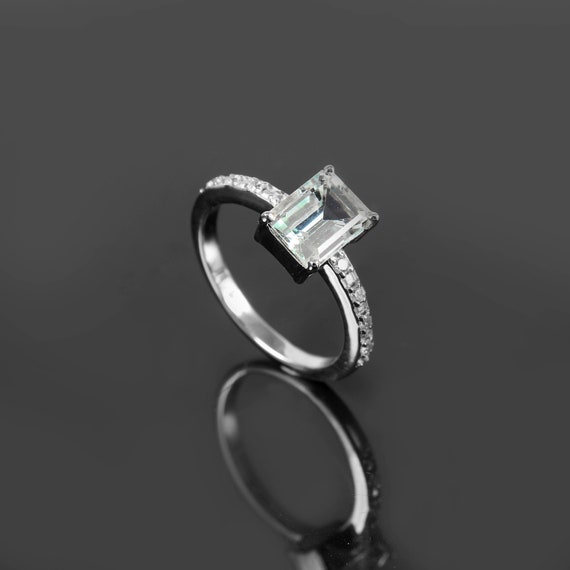 Bague Solitaire Avec Pierre Taille 60 - Jolie Bague D'occasion à Petit Prix