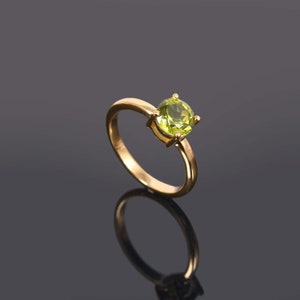 Natural Peridot Ring, Solitaire ring, peridot ring, brilliant rings, August birthstone ring, sterling silver, peridot gemstone