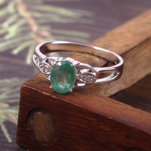 Emerald Ring, Natural Emerald Ring, 925 Sterling Silver Ring, May Birthstone , Oval Emerald Ring, Engagement Ring, Gift for Her ,