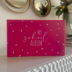 Class Photo Album: Raspberry School Memento - A keepsake from Kindy to Year 12, Graduation Gift