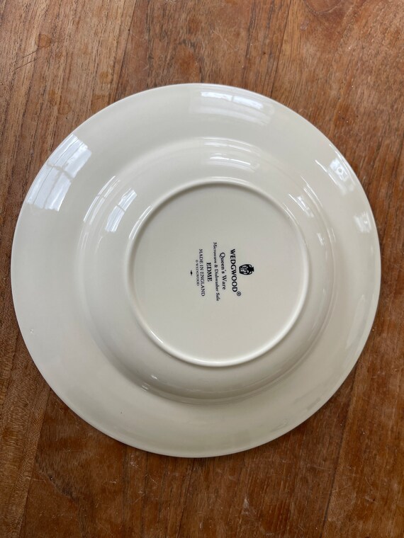 A Gorgeous Elegant Wedgwood Queen's Ware Edme Deep Plate - Soup or
