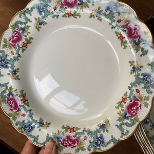 A Gorgeous Vintage 1930s Booths Floradora-Deep Plate-Large Soup/Pasta Bowl- 25cm-Gold Trim-Very Rare