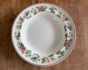 A Vintage Wedgwood Queen's Ware  Provence- Diep bord-Soep of Pasta bord- Soup or Pasta Bowl- 23cm - Rare!