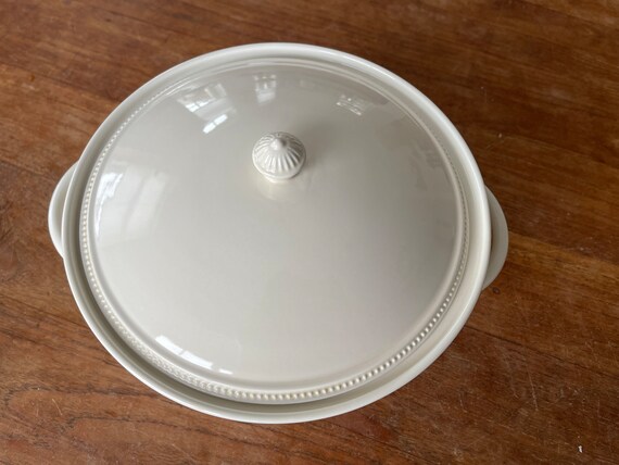 エレガントなウェッジウッド ウィンザー ラージキャセロール/蓋付き皿