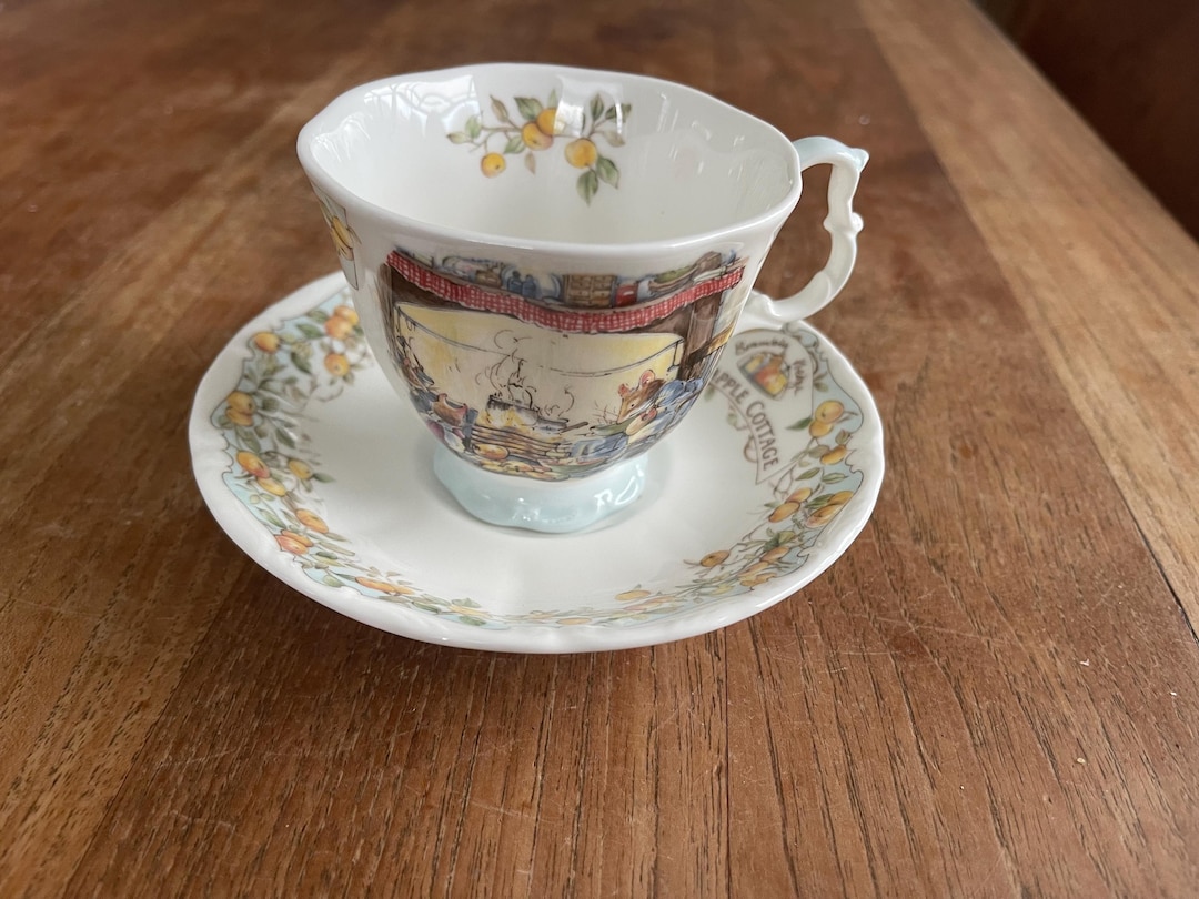 A Gorgeous Royal Doulton Brambly Hedge Crabapple Cottage Teacup