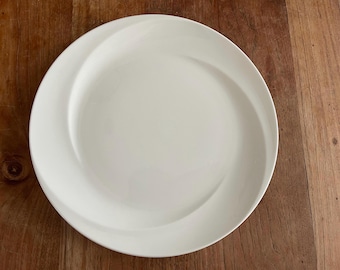 Un meraviglioso piatto da portata vintage Wedgwood Shape 225 in porcellana Bone China, Solar, 27 cm, molto raro!